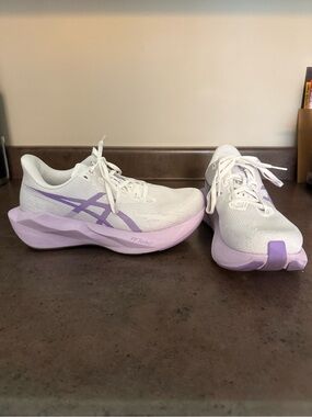 ASICS Women’s Novablast 6 White & Lavender Running Shoes
